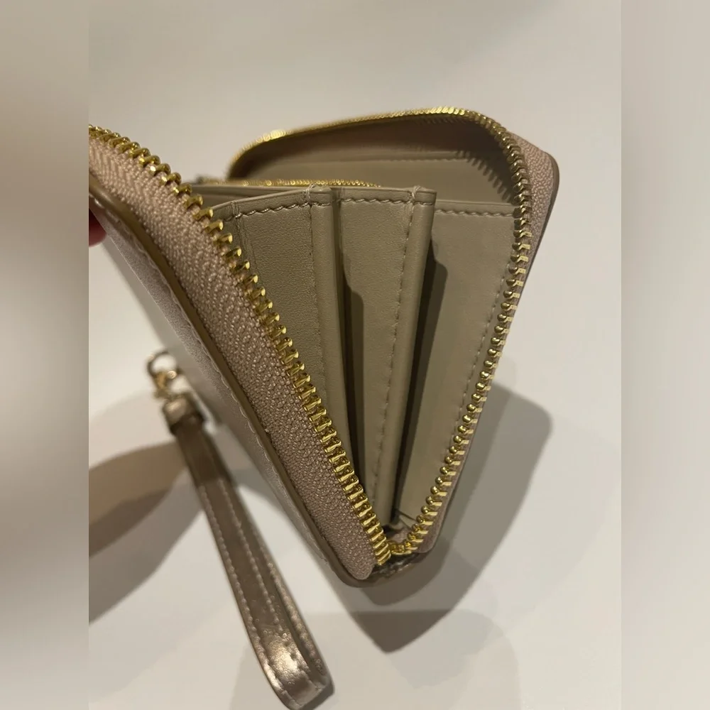 COACH Wallet - Picture 11 of 15